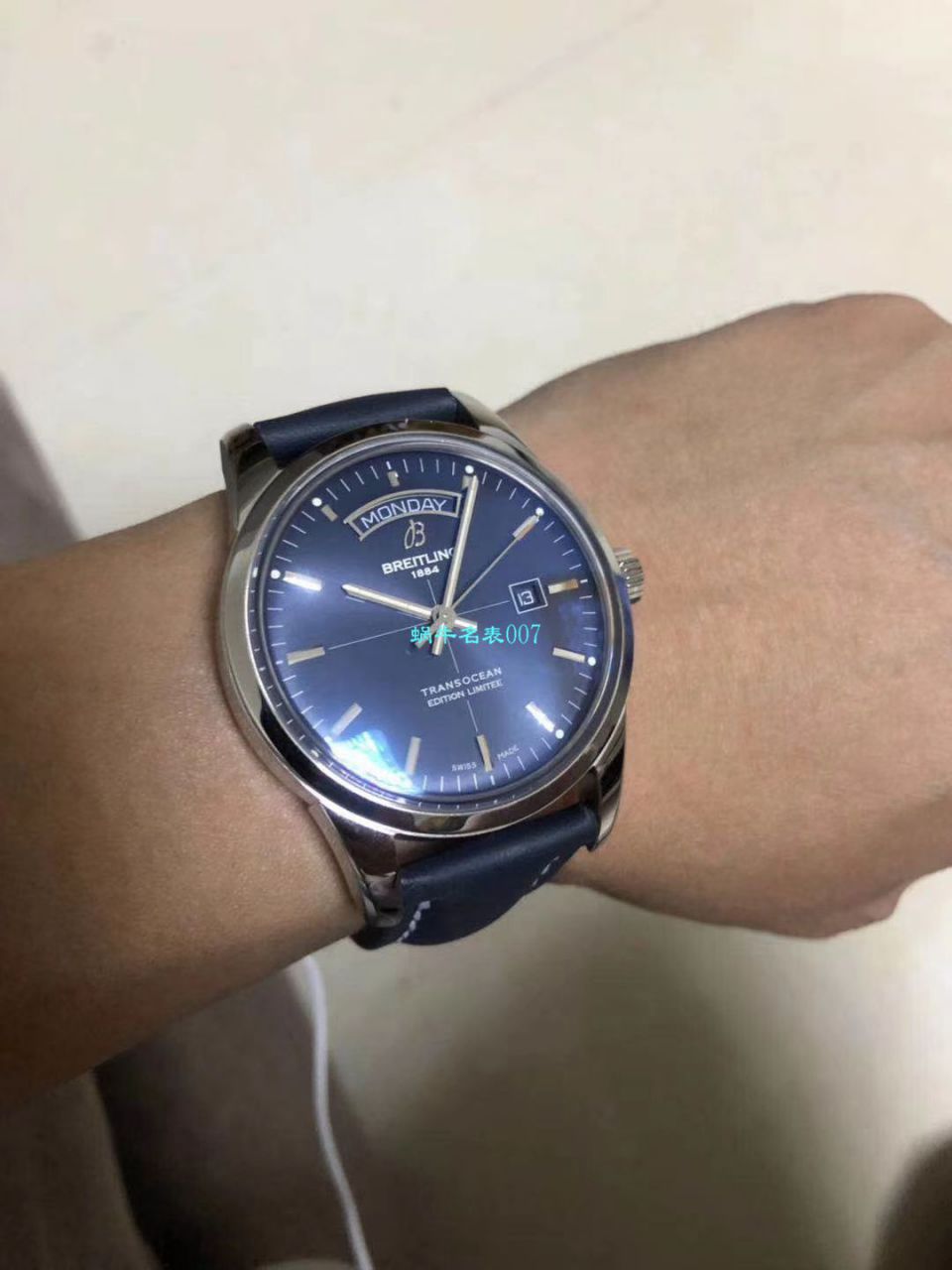 视频评测表和正品表的区别  V7出品百年灵越洋系列星期日历款超级副本 / BL100