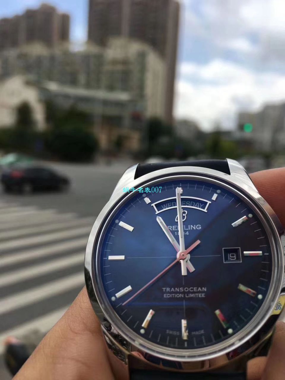 视频评测表和正品表的区别  V7出品百年灵越洋系列星期日历款超级副本 / BL100