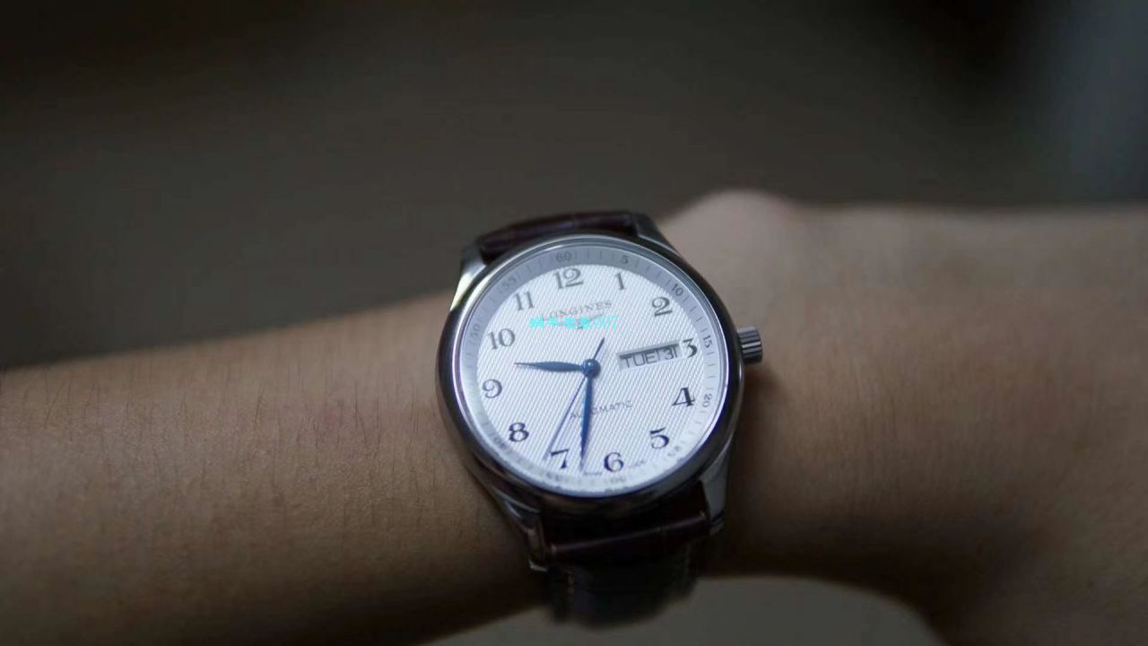   LG  浪琴名匠系列星期日历双历L2.755.4.78.3腕表 / L099