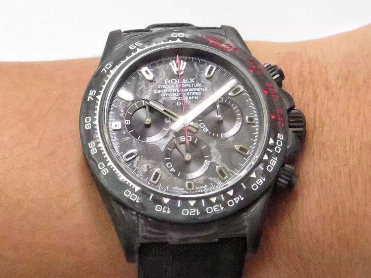   TW厂劳力士  劳力士ROLEX宇宙计时迪通拿系列之全碳纤维海外定制版 / R367