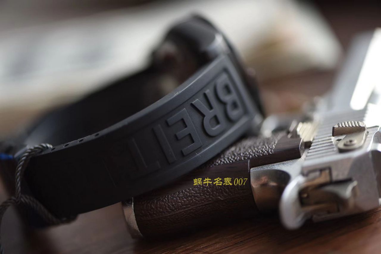   GF厂Breitling大黄蜂  百年灵机械计时系列MB0111C3|I531|262S|M20DSA.2腕表 / BL112