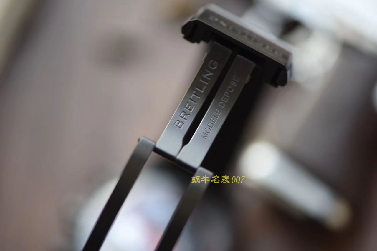   GF厂Breitling大黄蜂  百年灵机械计时系列MB0111C3|I531|262S|M20DSA.2腕表 / BL112