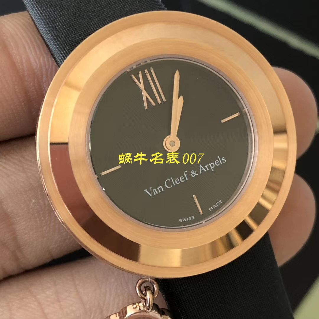   BV厂Van Cleef & Arpels女表  梵克雅宝CHARMS系列VCARO4HT00腕表 / VCA08