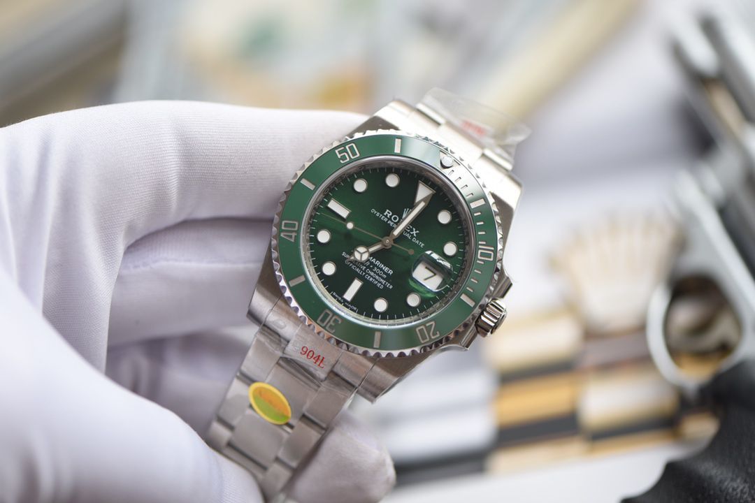 视频评测最完‎美​Rolex绿水鬼‎SUBN厂V10升​级版  劳力士潜航者型系列116610LV-97200绿盘腕表 / R392