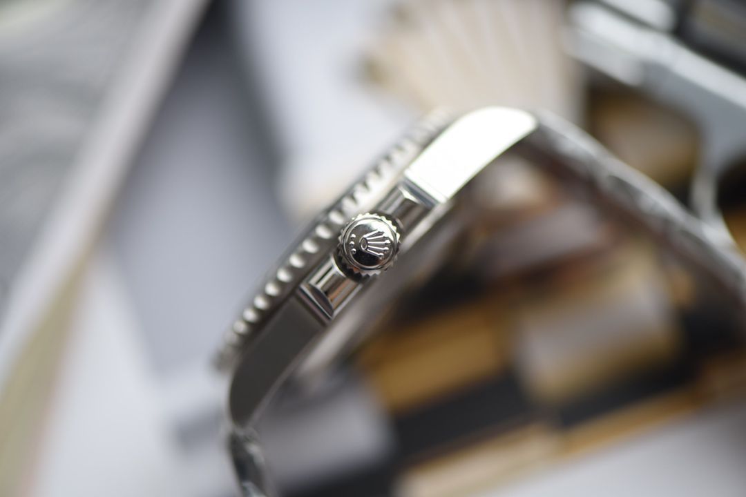 视频评测最完‎美​Rolex绿水鬼‎SUBN厂V10升​级版  劳力士潜航者型系列116610LV-97200绿盘腕表 / R392