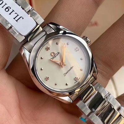   渠道原单专柜爆款，独家首发！Aqua Terra女士腕表环镶璀璨美钻⁠  欧米茄海马系列220.10.28.60.54.001腕表