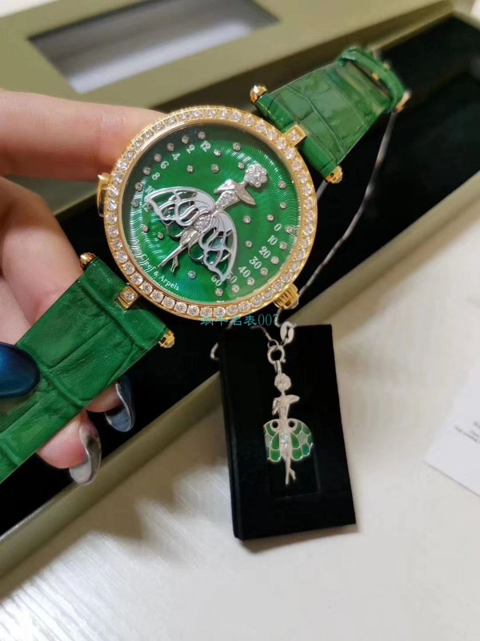 5G厂梵克雅宝诗意复杂功能系列VCARO8PM00女士腕表 / VCA07