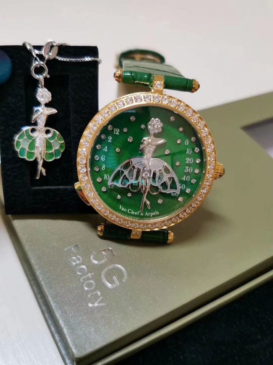 5G厂梵克雅宝诗意复杂功能系列VCARO8PM00女士腕表 / VCA07