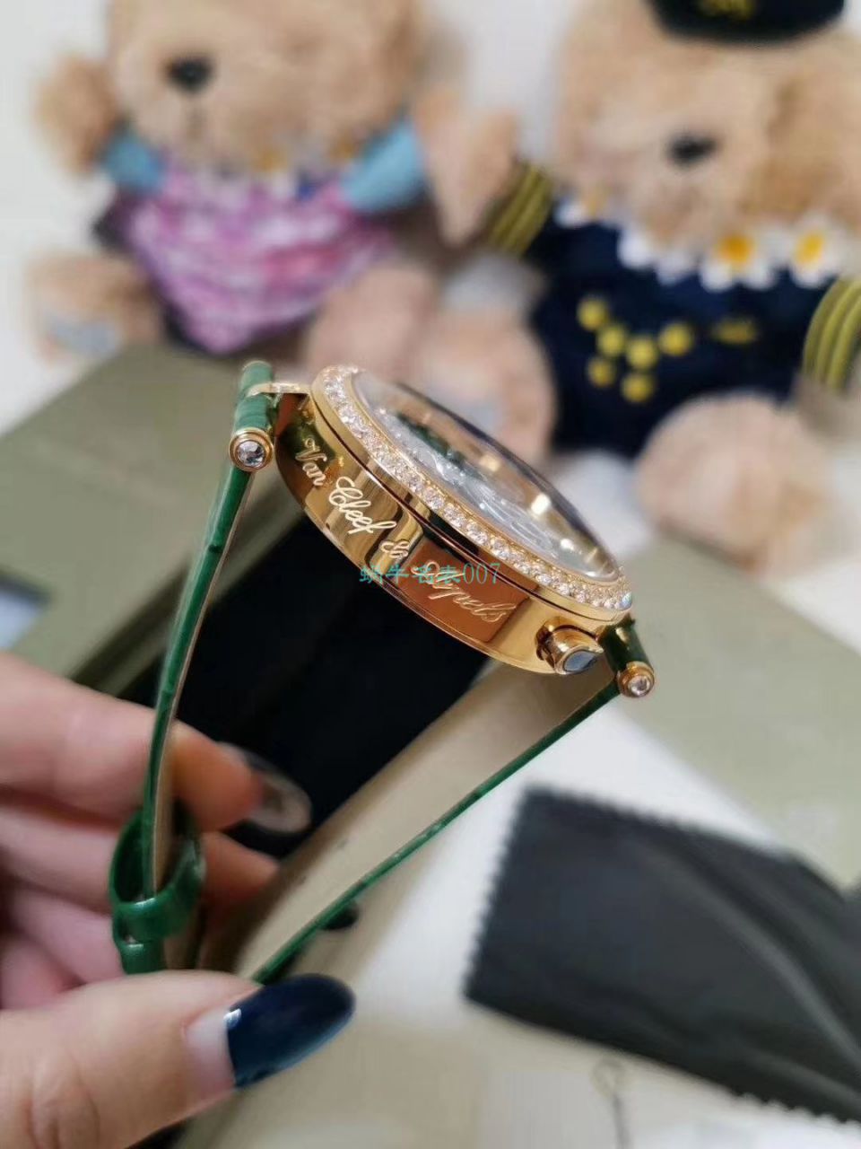 5G厂梵克雅宝诗意复杂功能系列VCARO8PM00女士腕表 / VCA07