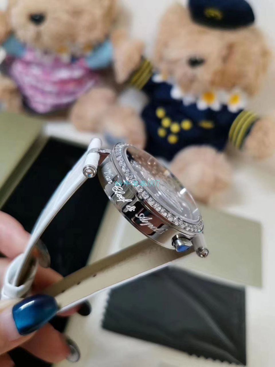 5G厂梵克雅宝诗意复杂功能系列VCARO8PM00女士腕表 / VCA07