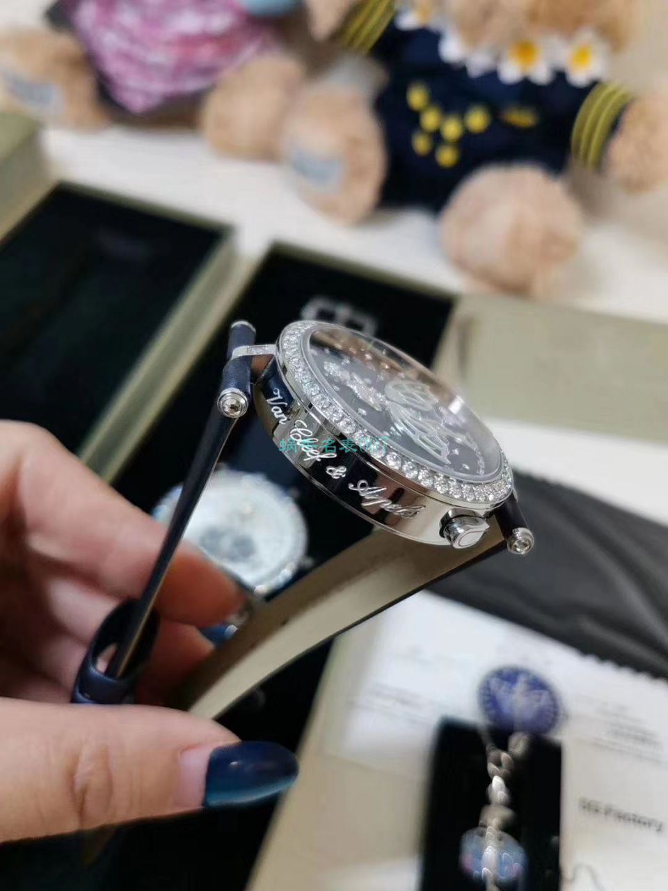   5G厂Van Cleef & Arpels女表舞动天使  梵克雅宝诗意复杂功能系列VCARO4F200腕表 / VCA06