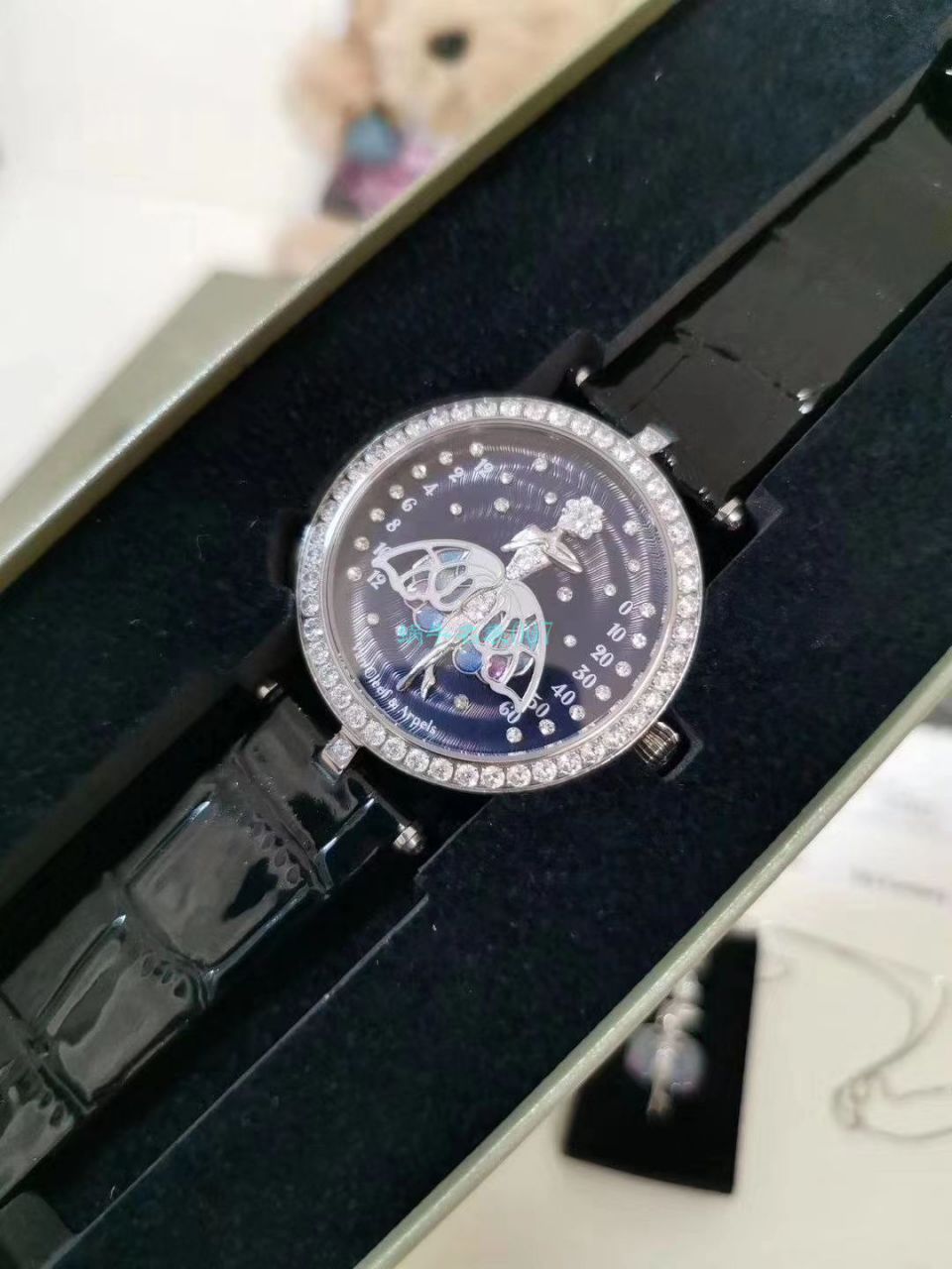   5G厂Van Cleef & Arpels女表舞动天使  梵克雅宝诗意复杂功能系列VCARO4F200腕表 / VCA06