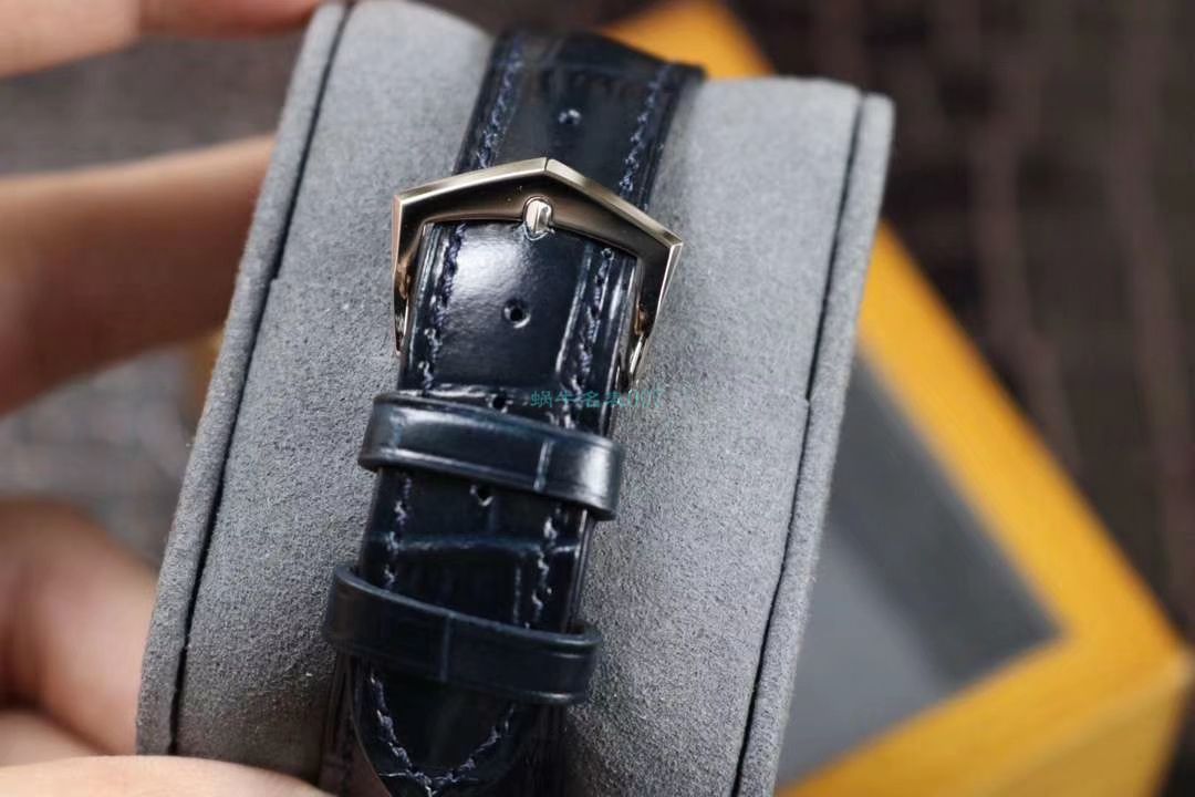   ZF  百达翡丽古典表系列5296G-001 白金腕表 / BD236