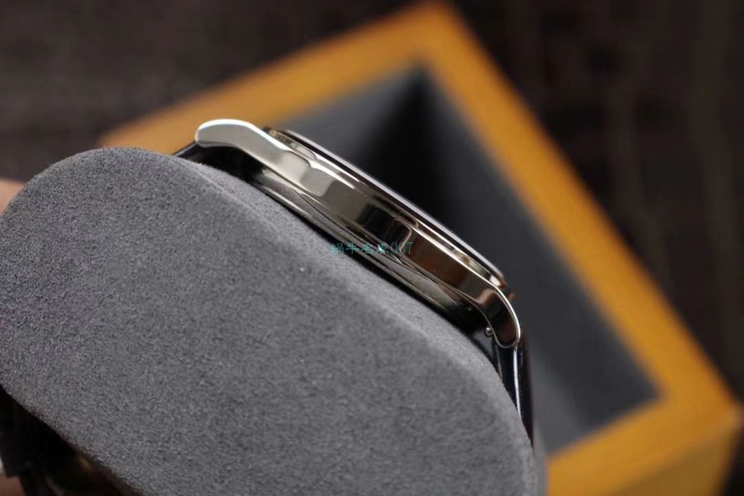   ZF  百达翡丽古典表系列5296G-001 白金腕表 / BD236