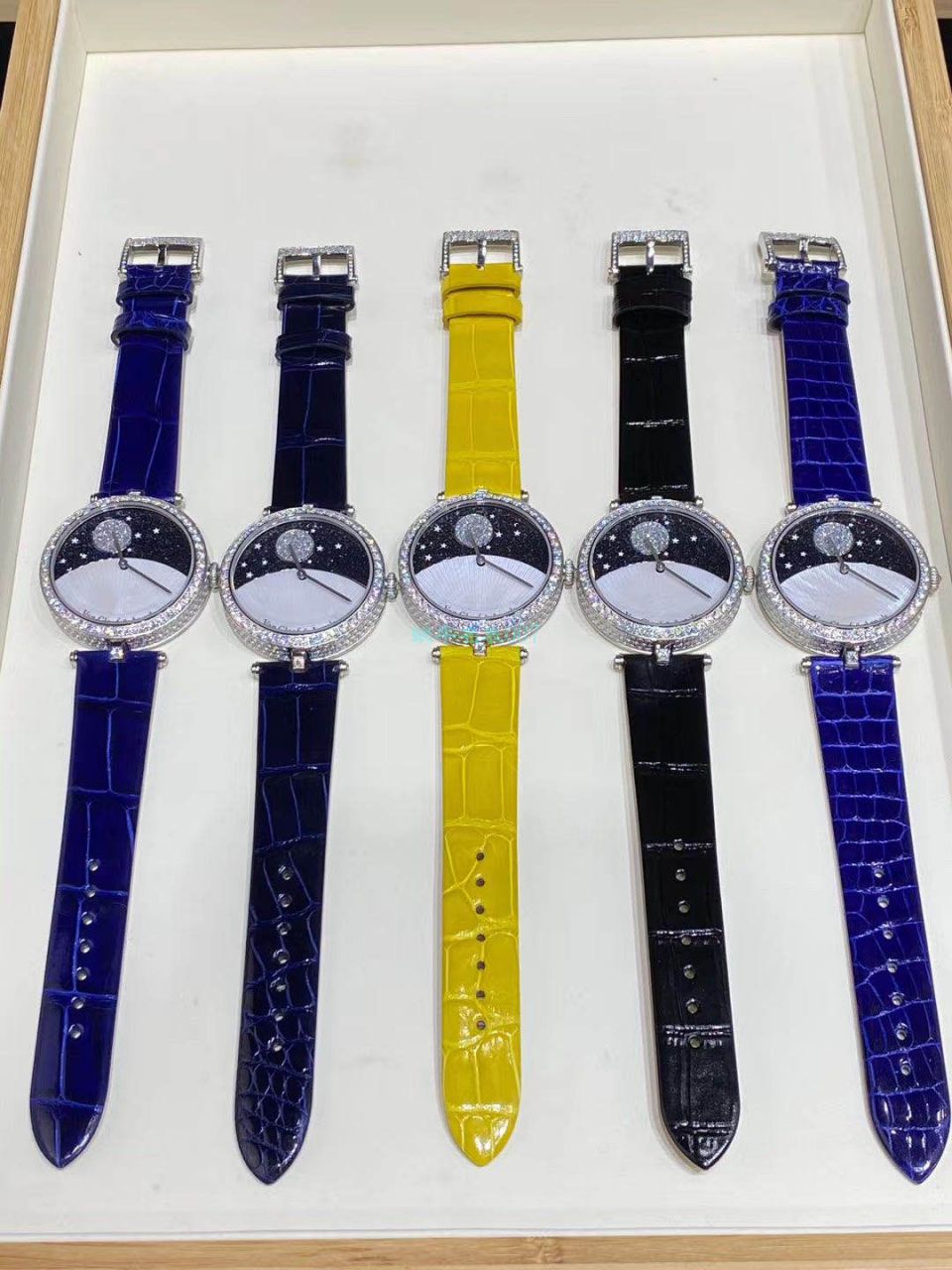 V&A厂女士手表梵克雅宝诗意复杂功能系列VCARN25800腕表 / VA10