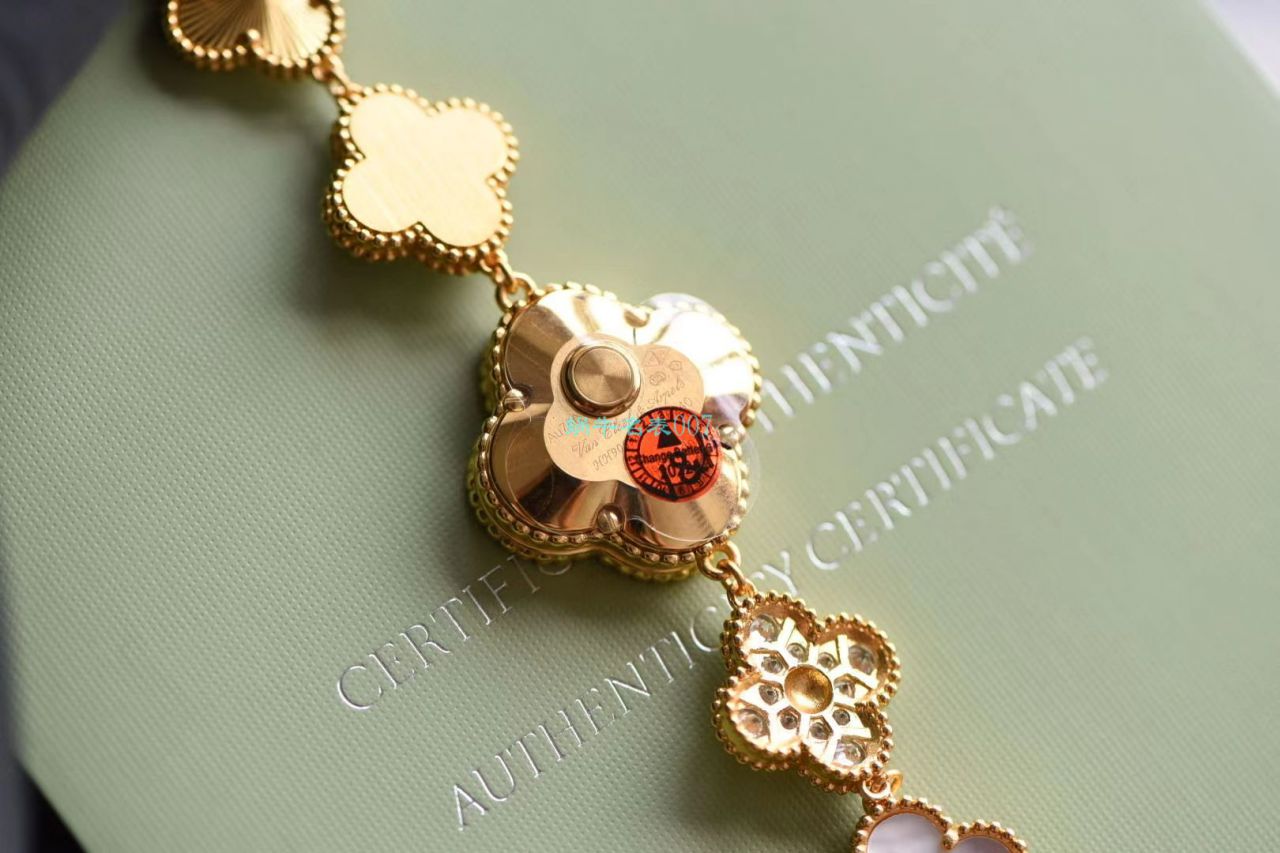 V&A厂梵克雅宝VCARO8WW00,VCARO8SG00女表 / VCA012