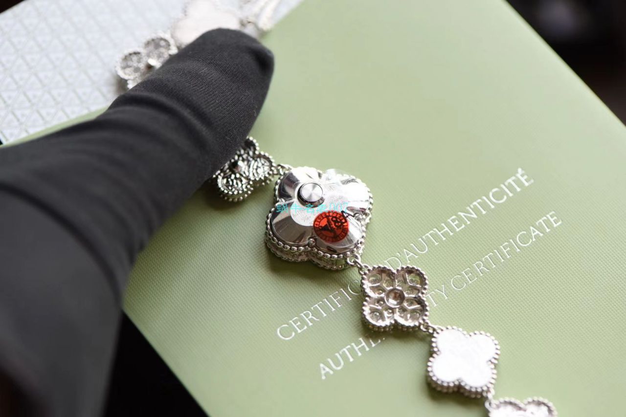 V&A厂梵克雅宝VCARO8WW00,VCARO8SG00女表 / VCA012