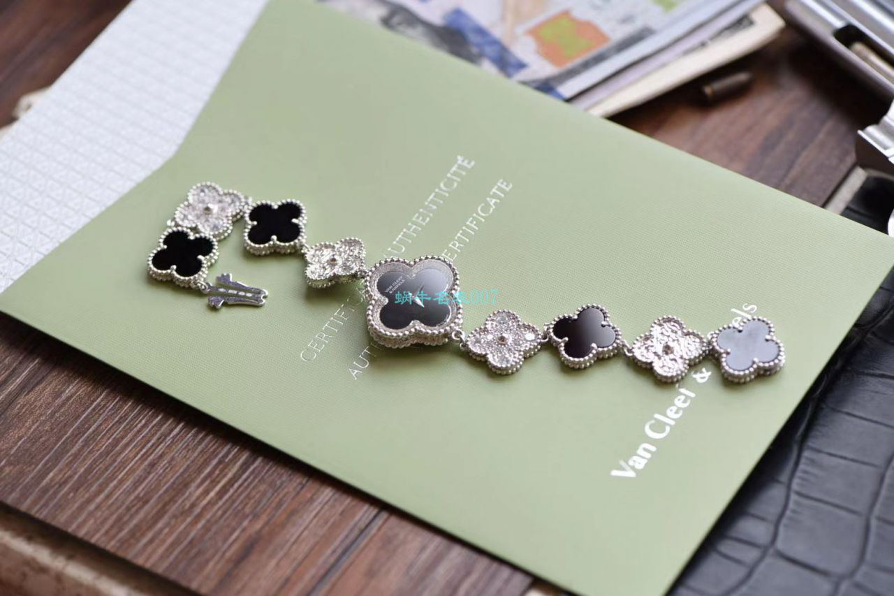 V&A厂梵克雅宝VCARO8WW00,VCARO8SG00女表 / VCA012