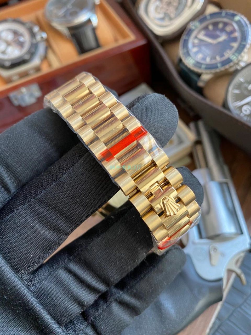 劳力士特别版极简星期日历型day-date无字天书腕表 / R691