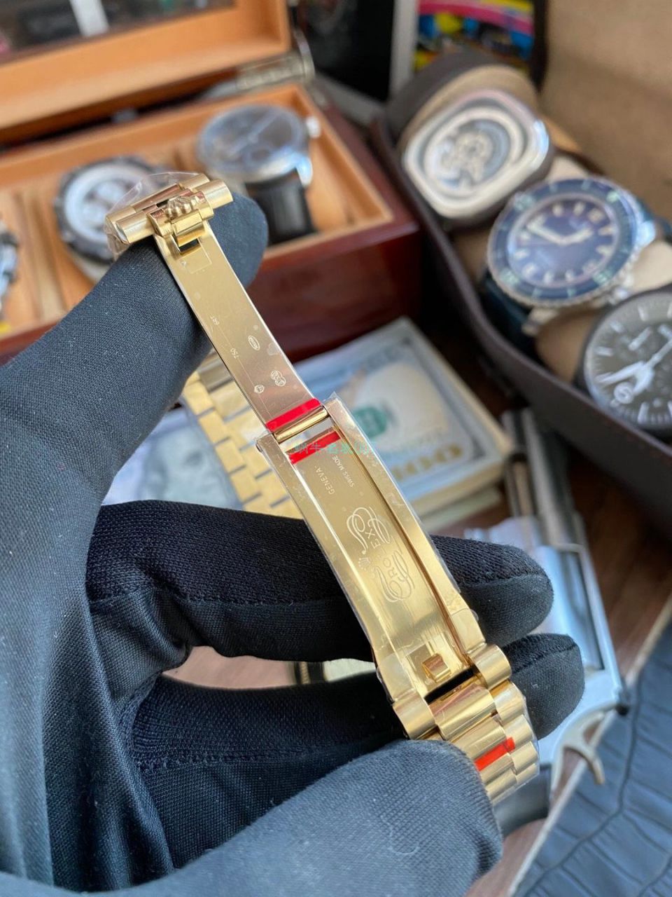 劳力士特别版极简星期日历型day-date无字天书腕表 / R691