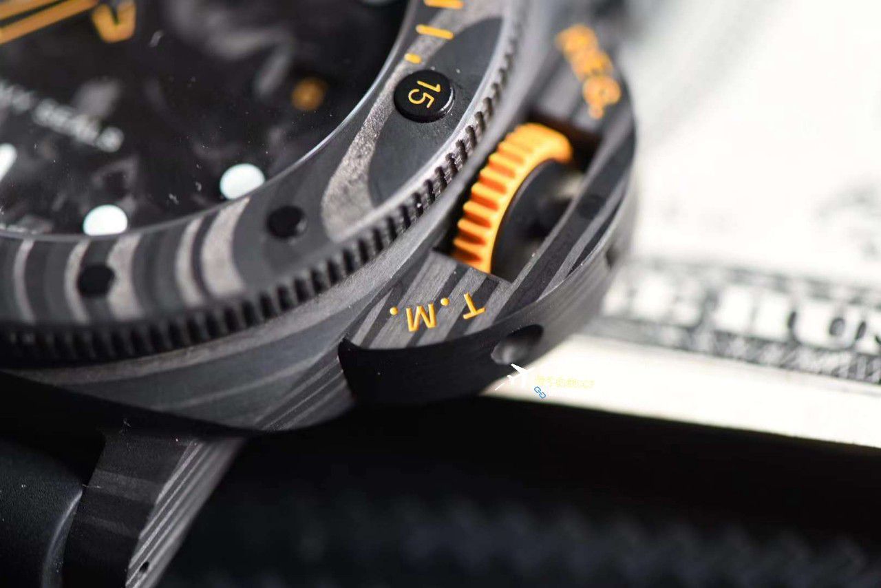 VS厂沛纳海PAM01324、PAM1324全碳纤维 / VSPAM01324