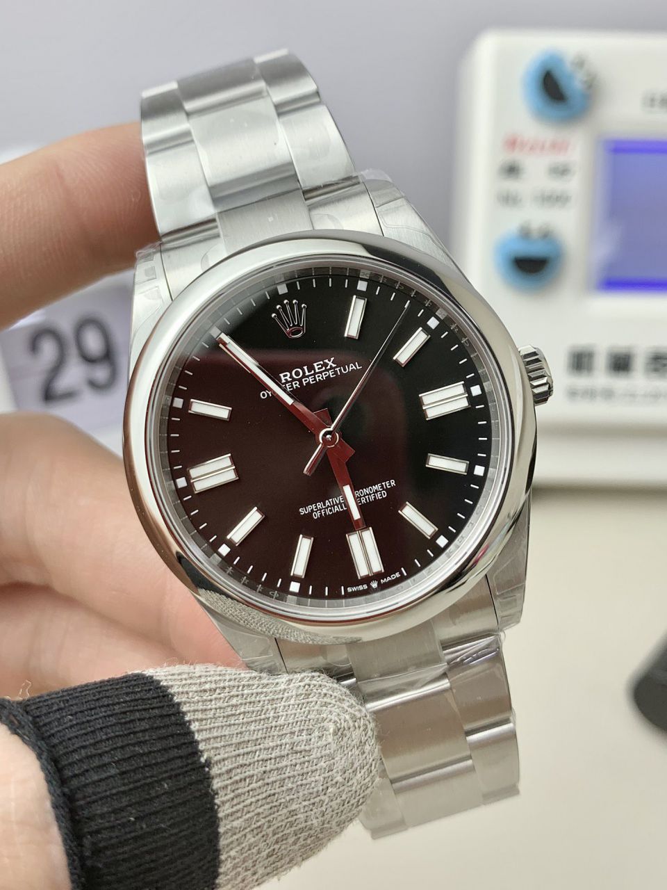 VS劳力士蚝式恒动m124300-0002腕表41毫米黑恒动 / R859