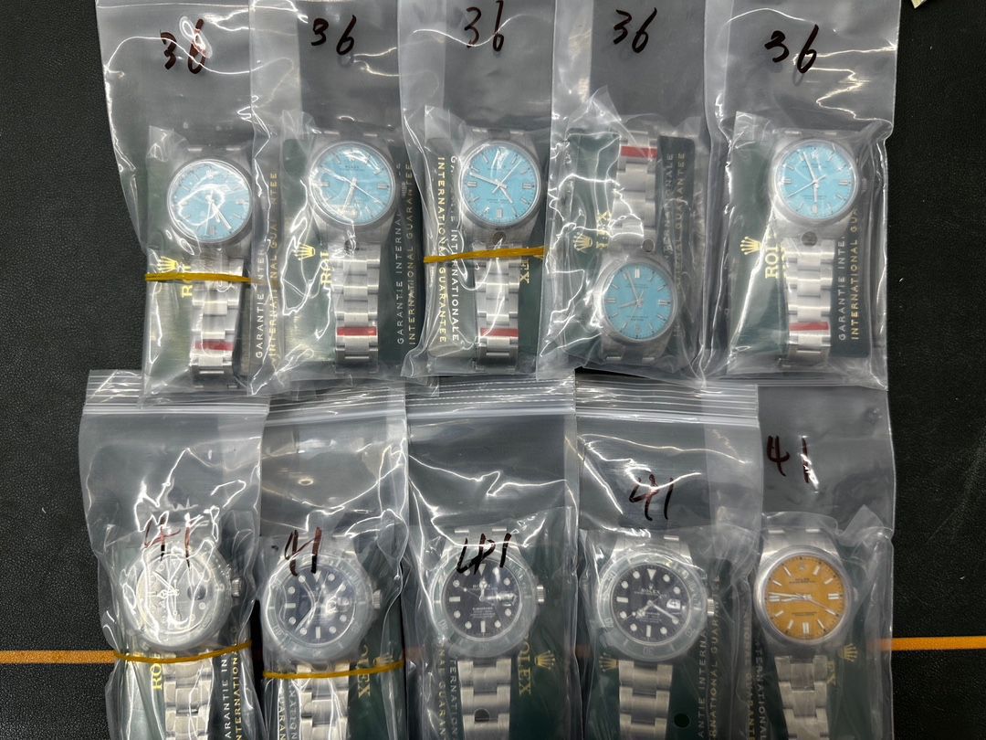 VS劳力士蚝式恒动m124300-0002腕表41毫米黑恒动 / R859