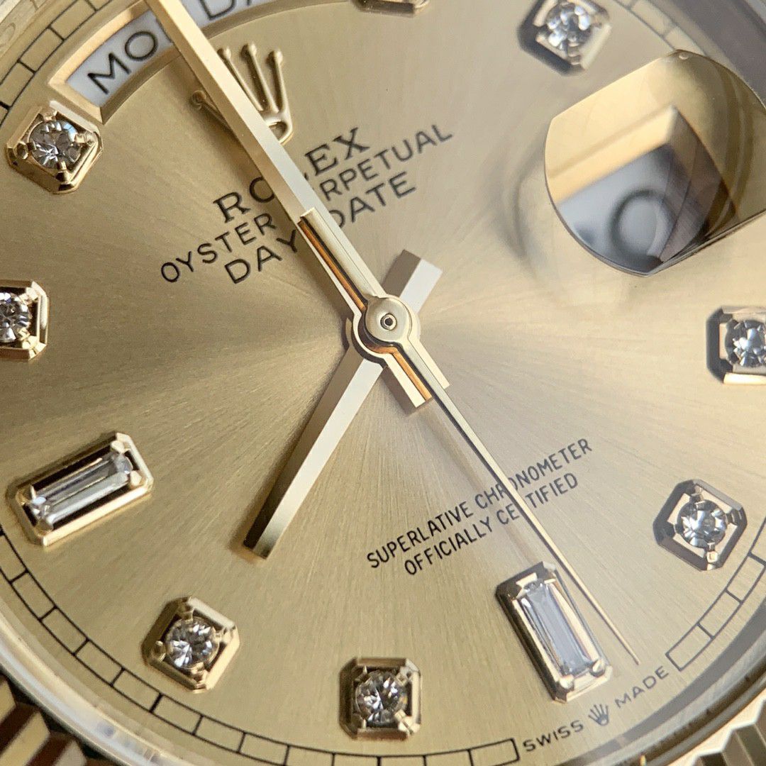 劳力士星期日历型蓝松石m128238-0071腕表 / R889