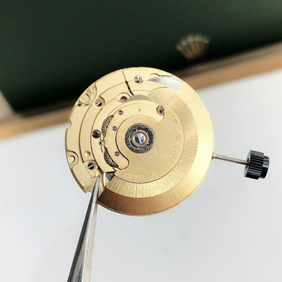 劳力士星期日历型烟熏渐变绿m128238-0069腕表 / R888