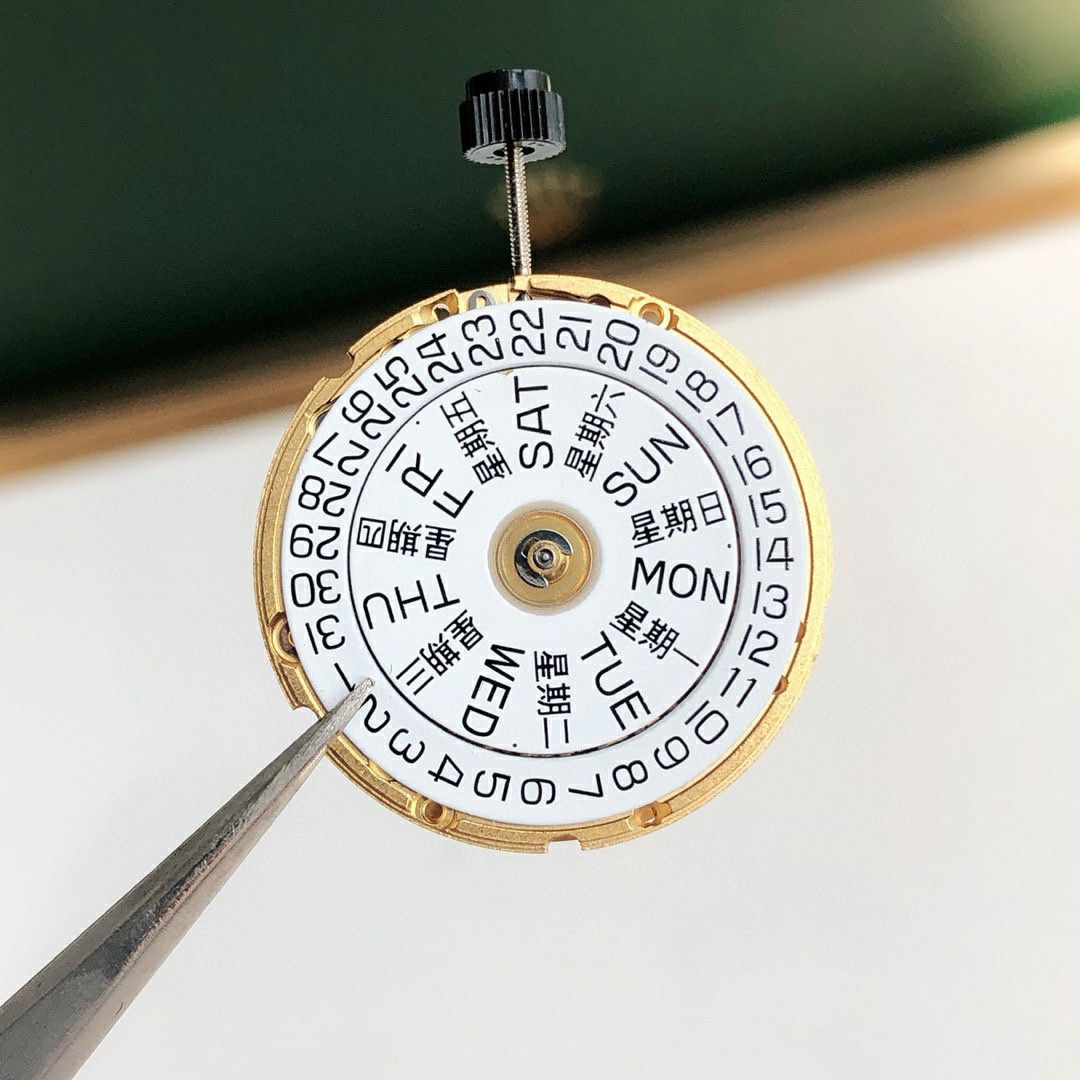 劳力士星期日历型蓝松石m128238-0071腕表 / R889