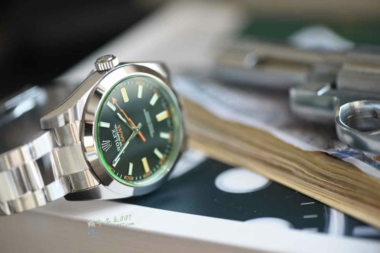 vs劳力士闪电格磁型绿玻璃m116400gv-0001黑盘腕表 / R952