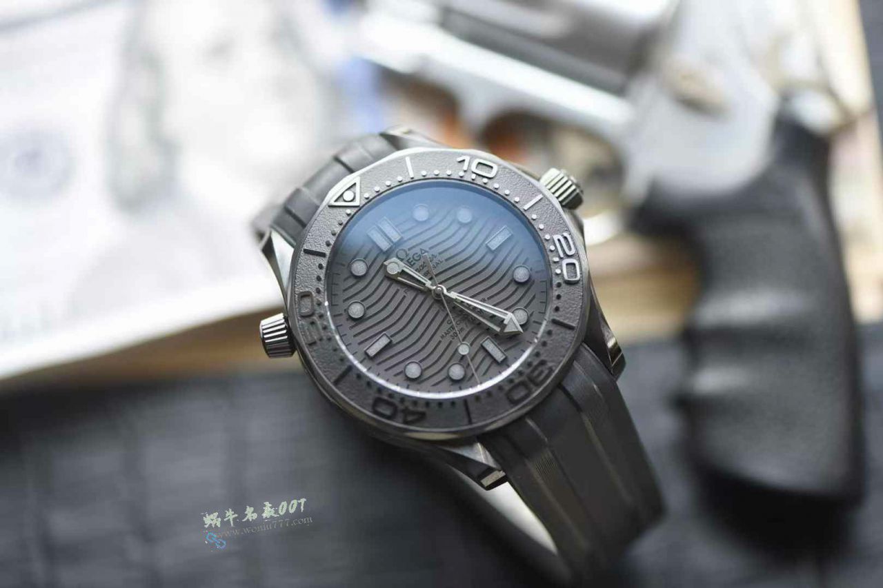 视频评测欧米茄海马300米黑武士210.92.44.20.01.003腕表 / VS817