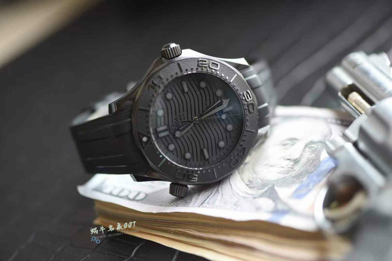 视频评测欧米茄海马300米黑武士210.92.44.20.01.003腕表 / VS817