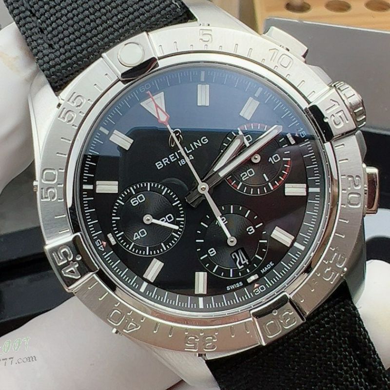 BLS百年灵复仇者AB01821A1B1X2腕表