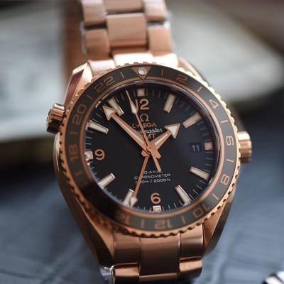   KW  欧米茄海马 海洋宇宙600米系列 232.63.44.22.01.001GMT腕表