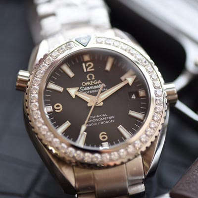   KW  欧米茄海马海洋宇宙600米系列232.15.42.21.01.001腕表