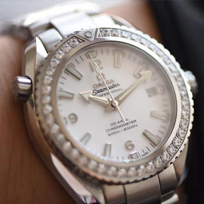   KW  欧米茄海马系列232.15.42.21.04.001、232.18.42.21.04.001腕表