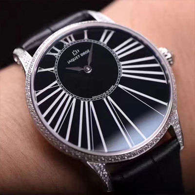雅克德罗腕表精品推荐️极具视觉冲击感的放射大罗马刻度圈口及壳身均手工镶钻原装雅克德罗自动机械机芯已最大程度还原正品味道❣前后蓝宝石镜面进口小牛皮直径42mm低调奢华有内涵