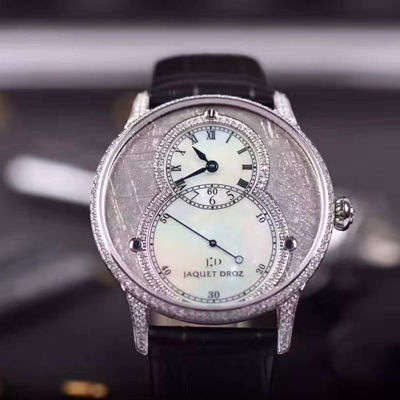 雅克德罗新款陨石贝母面⭕独立大秒针▶️极具视觉冲击感的陨石贝母面⭕圈口及表面均手工镶钻